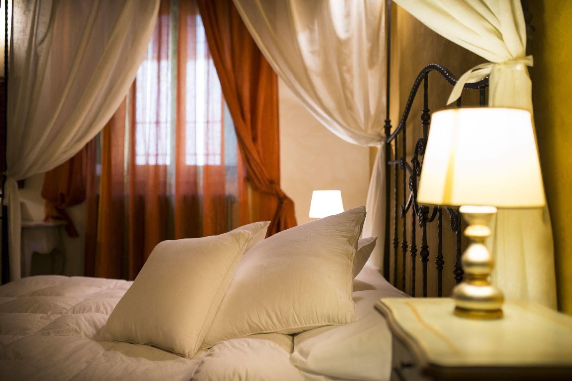 Borgo San Faustino Country Relais And Spa Morrano Екстер'єр фото